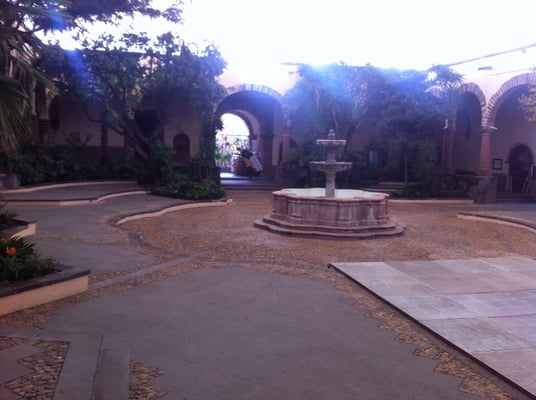 Instituto Allende Escuela de Arte y Español by null