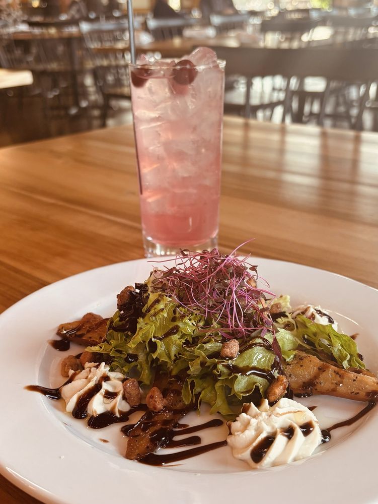 Social spots from Warren's Harborview