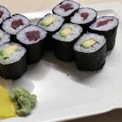TAISAN - Avo Maki (2,15€), Tuna Maki (2,65€)