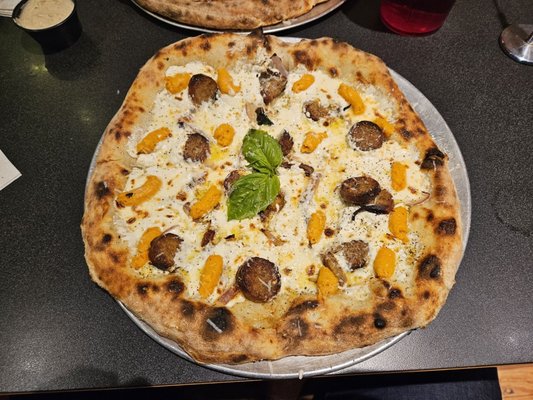 Rodrigo's Craft Pizza by null