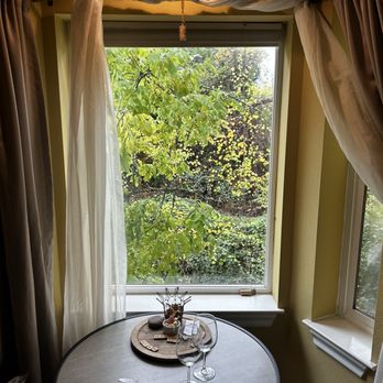 Glen Ellen Inn - Window view from cottage #5 - Vacation Rentals Near Me - Glen Ellen, California Glen Ellen Inn - Window view from cottage #5 - Vacation Rentals Near Me - Glen Ellen, California