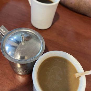Eggs 'n Things - Waikiki Beach Eggspress - Breakfast & Brunch Near Me - Honolulu, Hawaii
