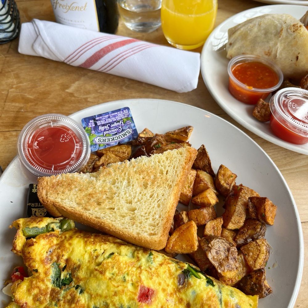 Shaw's Tavern - Veggie Omelet - Gastropubs Near Me - Washington, DC, District of Columbia Shaw's Tavern - Veggie Omelet - Gastropubs Near Me - Washington, DC, District of Columbia