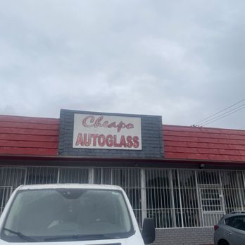 Cheapo Auto Glass - The front of the store - Windshield Installation & Repair Near Me - Miami, Florida Cheapo Auto Glass - The front of the store - Windshield Installation & Repair Near Me - Miami, Florida