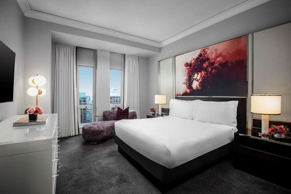 Waldorf Astoria Chicago by null