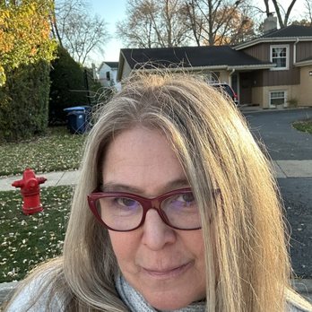 Teddie Kossof Salon Spa - The colors of the fall just are shining on my high and low lights - Nail Salons Near Me - Northfield, Illinois