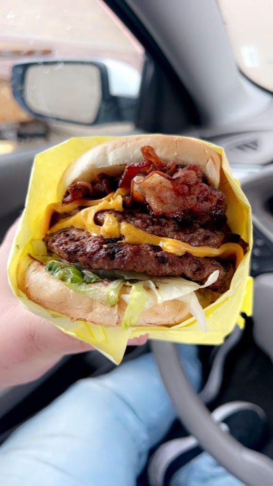 Atlantis Burgers Logo