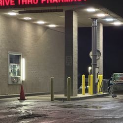 Walgreens - Drive through closed again.