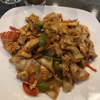 Bedford Thai - Drunken Noodle - Thai Near Me - Stamford, Connecticut Bedford Thai - Drunken Noodle - Thai Near Me - Stamford, Connecticut