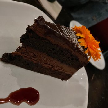 Hugo's Invitados - Seafood Near Me - Irving, Texas
