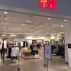 H&M - Entrance