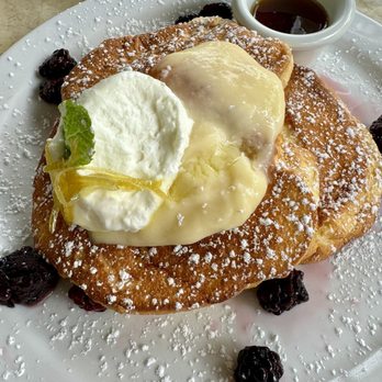 Cream Pot - Lemon and blackberry soufflé pancakes - Breakfast & Brunch Near Me - Honolulu, Hawaii Cream Pot - Lemon and blackberry soufflé pancakes - Breakfast & Brunch Near Me - Honolulu, Hawaii