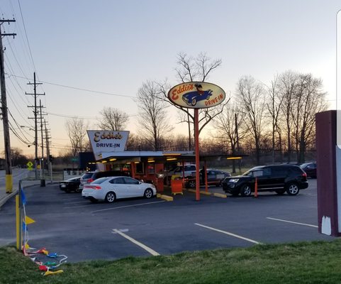 Eddie's Drive In by null