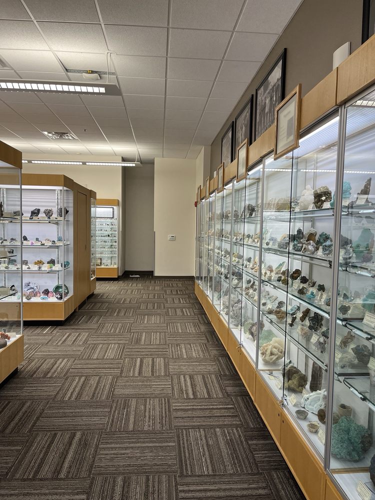 Social spots from Mineralogical Museum