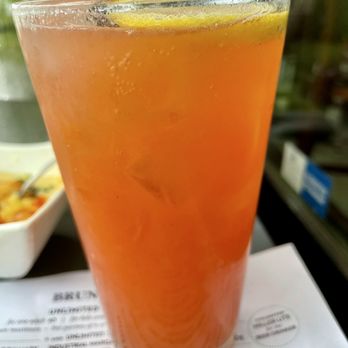 The Liberty Tavern - Spiked Strawberry Vodka Lemonade - Bars Near Me - Arlington, Virginia