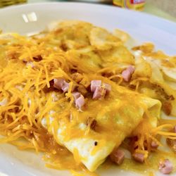 Country Kitchen - Lebanon - 2 Egg, Ham & Cheese Omelette