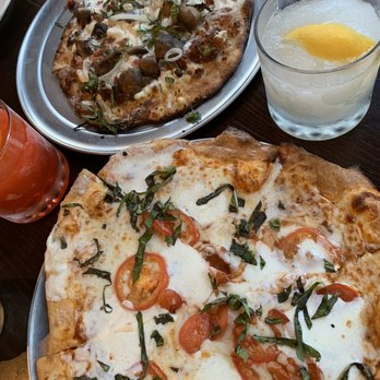 Pizza Byronz - Margarita pizza, champingnon pizza, French 75 - Pizza Near Me - Baton Rouge, Louisiana Pizza Byronz - Margarita pizza, champingnon pizza, French 75 - Pizza Near Me - Baton Rouge, Louisiana