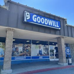 Goodwill - Store Front