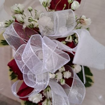 Watanabe Floral Express - Red rose corsage - Florists Near Me - Waipahu, Hawaii Watanabe Floral Express - Red rose corsage - Florists Near Me - Waipahu, Hawaii