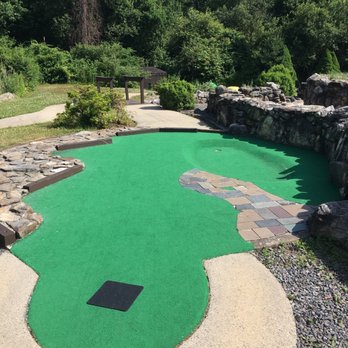 Putts and More - Mini golf - Mini Golf Near Me - Holliston, Massachusetts