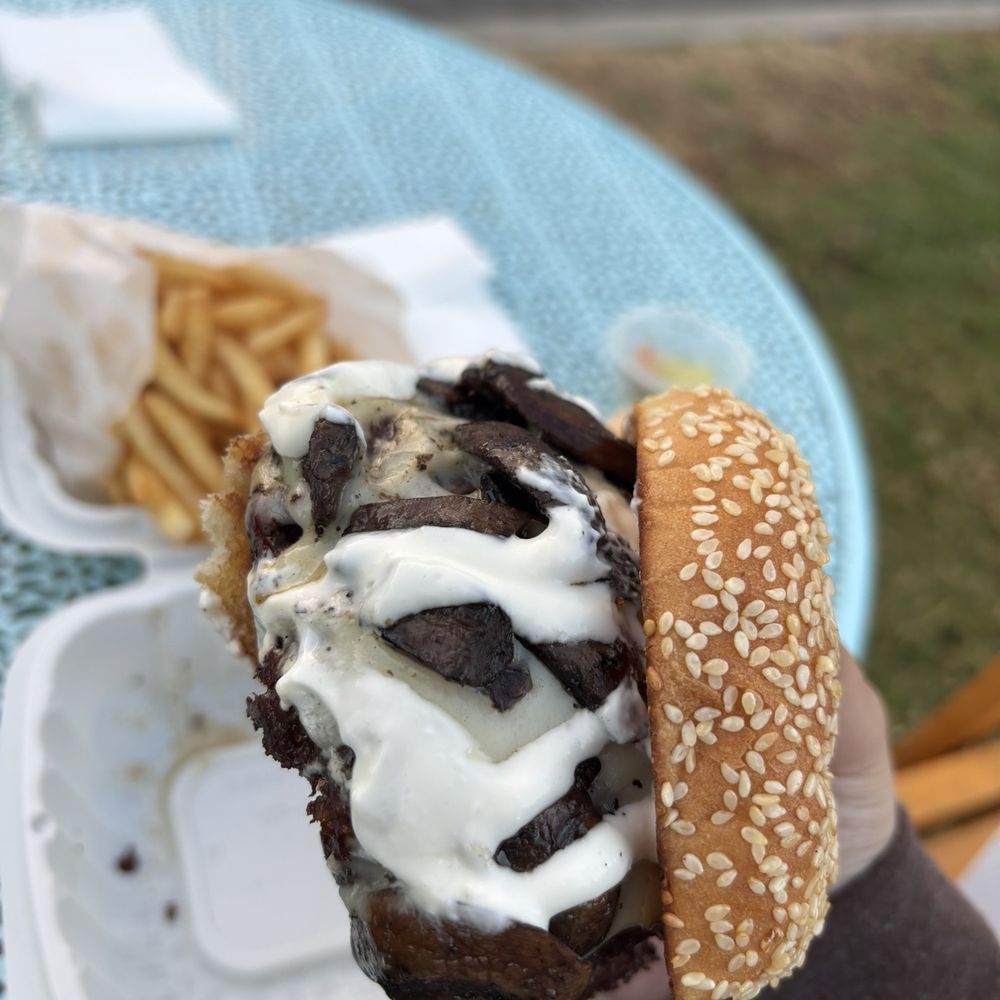 Sunset Smash - Mushroom truffle smash burger - Burgers Near Me - Los Angeles, California Sunset Smash - Mushroom truffle smash burger - Burgers Near Me - Los Angeles, California