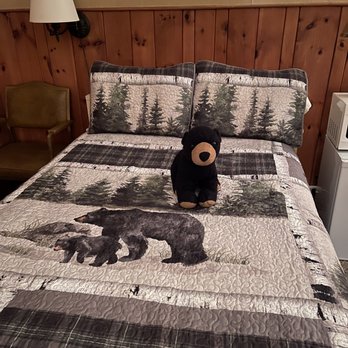ADK Trail Inn - Hotels Near Me - Upper Jay, New York