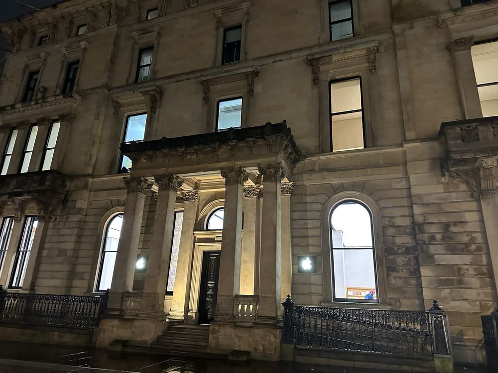 COMPUTERS TABLETS APPLE GLASGOW visual data 6