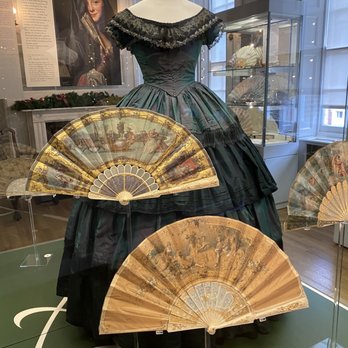 The Fan Museum Trust - Fan museum exhibit - Museums Near Me - London, XGL The Fan Museum Trust - Fan museum exhibit - Museums Near Me - London, XGL