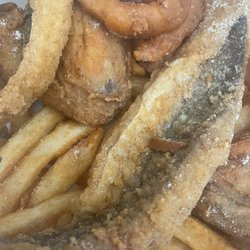 Ocean splash fish and chicken - Whiting shrimp and fries lunch special