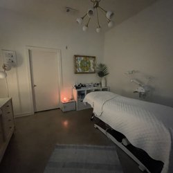 Splendid Skincare and Brow Studio - Facial room