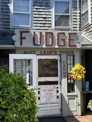 Aunt Leah's Fudge by null