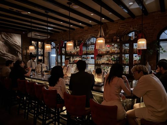 Martiny’s by null
