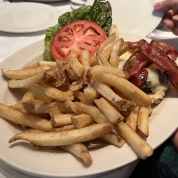 Old Ebbitt Grill - Hamburger */ Cheeseburger* - Bars Near Me - Washington, DC, District of Columbia Old Ebbitt Grill - Hamburger */ Cheeseburger* - Bars Near Me - Washington, DC, District of Columbia