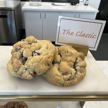 Batch & Box - Del Mar - The Classic chocolate chip cookie - Bakeries Near Me - San Diego, California Batch & Box - Del Mar - The Classic chocolate chip cookie - Bakeries Near Me - San Diego, California
