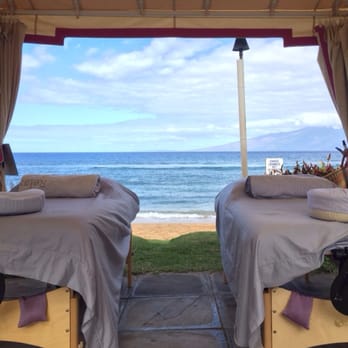 Mobile Massage Maui - Couples beach side massage in Ka'anapoli! - Massage Near Me