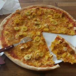Il Carpaccio - Good size but lacking in the ingredients department and a bit too soft (can't get a full slice to stay erect). What?