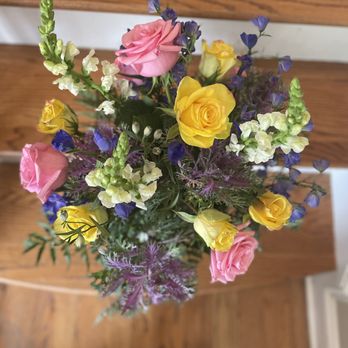 Cumming Florist - amazing colors beautiful unique touches and extremely fresh this is 5 days after delivery - Florists Near Me - Cumming, Georgia Cumming Florist - amazing colors beautiful unique touches and extremely fresh this is 5 days after delivery - Florists Near Me - Cumming, Georgia