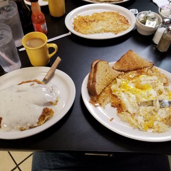 Hungry Hunter Restaurant - Breakfast & Brunch Near Me - Branson, Missouri