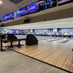 It was empty and we couldn't even get a lane! It was empty and we couldn't even get a lane!