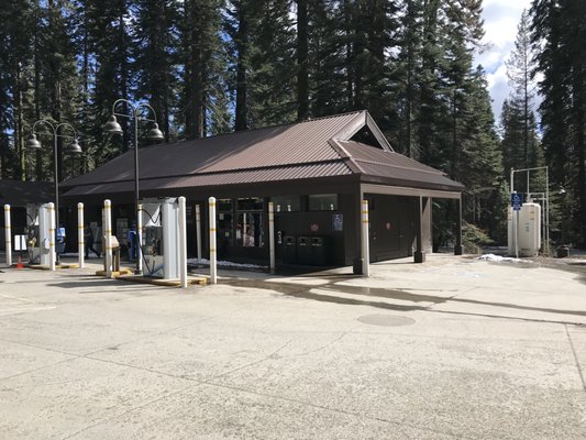 Crane Flat Gas Station - (24/7 Gas Pumps) by null