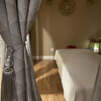 Amethyst Thai Massage - massage bed - Massage Therapy Near Me - San Mateo, California Amethyst Thai Massage - massage bed - Massage Therapy Near Me - San Mateo, California