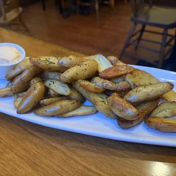 The Farish House - Fingerling potatoes pan fried in duck fat served with Moroccan aïoli, incredible! - Wine Bars Near Me - Phoenix, Arizona The Farish House - Fingerling potatoes pan fried in duck fat served with Moroccan aïoli, incredible! - Wine Bars Near Me - Phoenix, Arizona