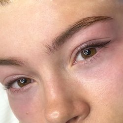 Melodie Girard Aesthetics - Smokey winged eyeliner