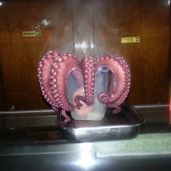 Meson O Rincon Do Mariñeiro - Un pulpo muy rico y de la zona, realmente bueno - Spanish Near Me - Oleiros, C Meson O Rincon Do Mariñeiro - Un pulpo muy rico y de la zona, realmente bueno - Spanish Near Me - Oleiros, C