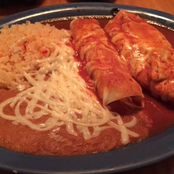 El Toro Mexican Restaurant - Chili Rellenos and Chicken Enchilada with rice and beans. - Mexican Near Me - Champlin, Minnesota El Toro Mexican Restaurant - Chili Rellenos and Chicken Enchilada with rice and beans. - Mexican Near Me - Champlin, Minnesota