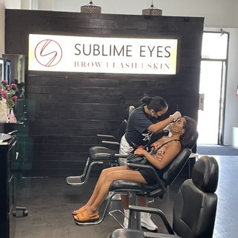 Sublime Eyes - Monica working in eyebrow threading - Eyelash Service Near Me - Los Angeles, California Sublime Eyes - Monica working in eyebrow threading - Eyelash Service Near Me - Los Angeles, California