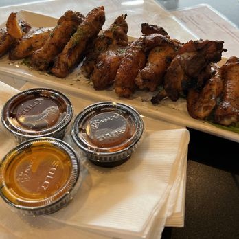 Tom, Dick & Hank - Dry Rub Wings - Barbeque Near Me - Atlanta, Georgia Tom, Dick & Hank - Dry Rub Wings - Barbeque Near Me - Atlanta, Georgia