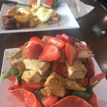 Eggs-Cetera Cafe - Chicken & Strawberry spinach salad with raspberry vinaigrette dressing. - American Near Me - Lake Worth, Florida Eggs-Cetera Cafe - Chicken & Strawberry spinach salad with raspberry vinaigrette dressing. - American Near Me - Lake Worth, Florida