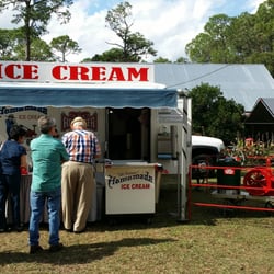 Pioneer Settlement For the Creative Arts - Old fashioned ice cream and root beer floats