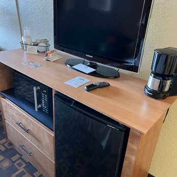 Days Inn by Wyndham Gettysburg - Tv Stand - Hotels Near Me - Gettysburg, Pennsylvania